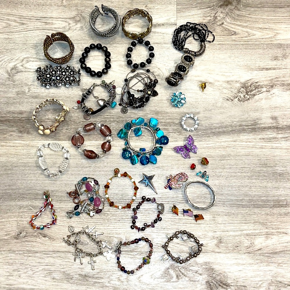 Jewelry, bracelets, accessories!